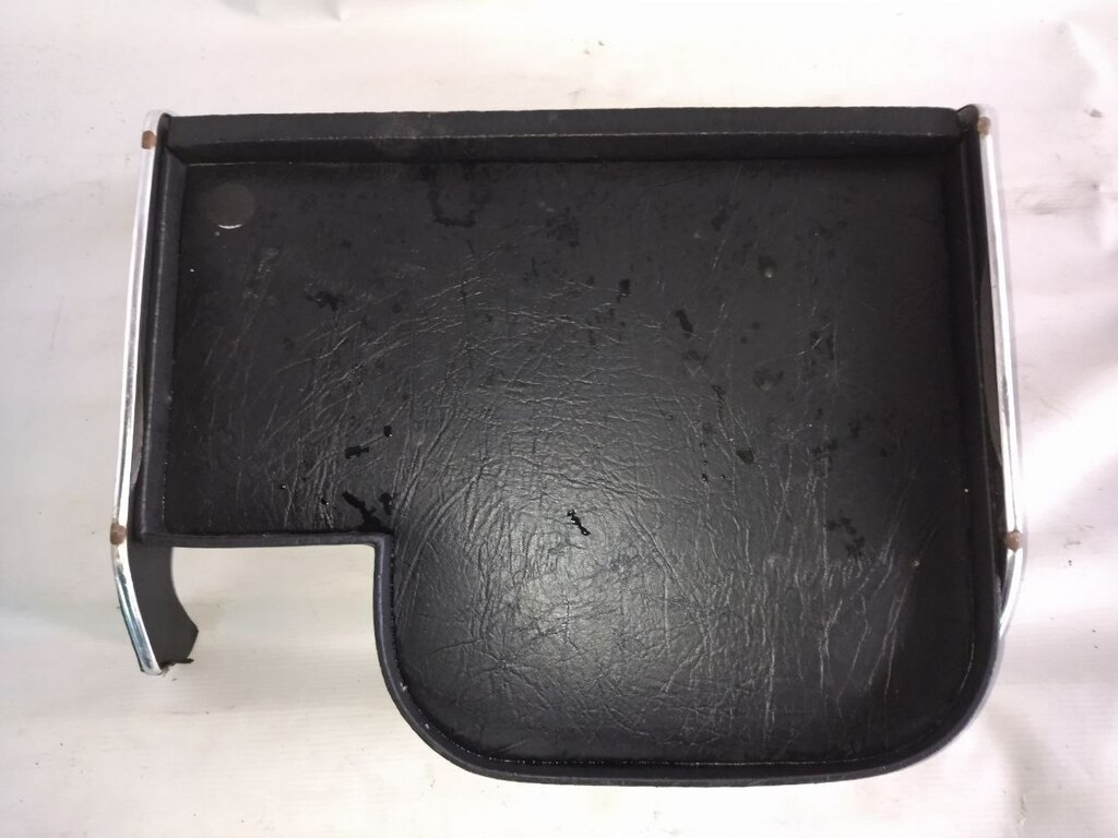 полка панели приборов б/у